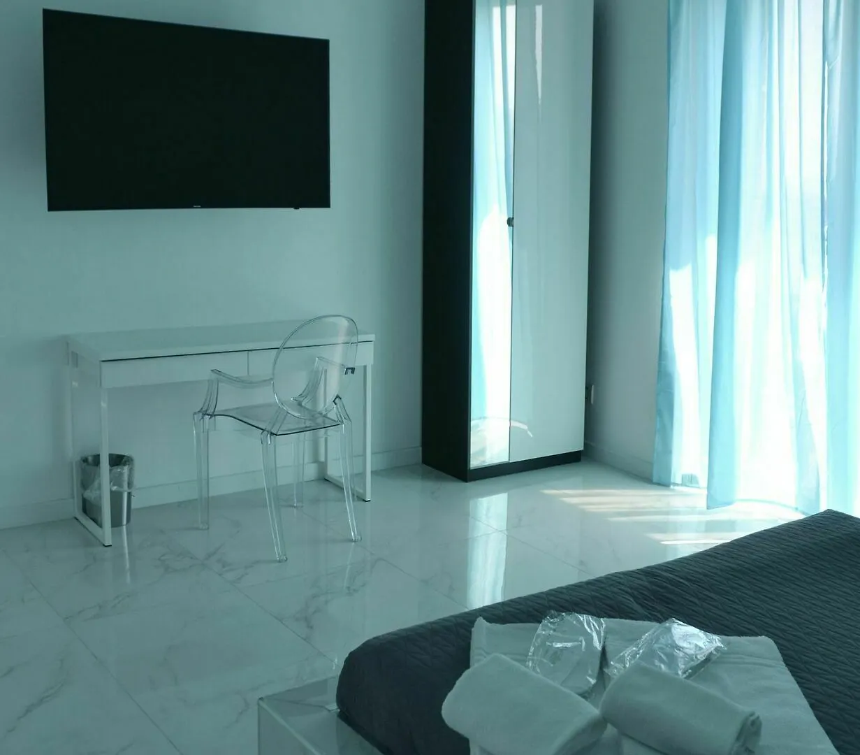 Tiffany'S Boutique Suite & Residence Naples 2*,  Italy